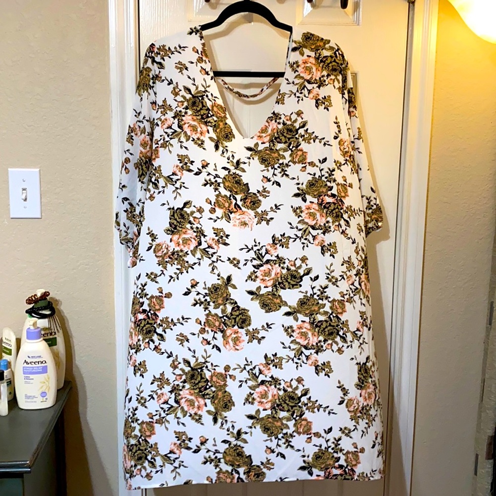 3X Charlotte Russe white floral dress